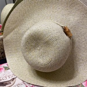 Sun ‘n’ Sand Headwear broad 4” wide brim sun hat with gold sparkle